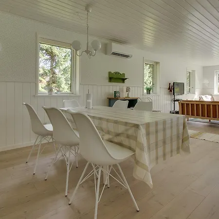 Hébergement de vacances Three-bedroom Holiday In *