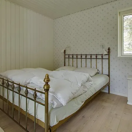 Three-bedroom Holiday In * Hals
