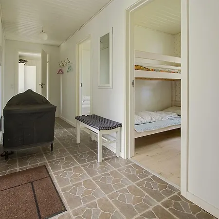 Three-bedroom Holiday In * Hals