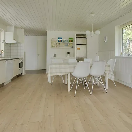 Hébergement de vacances Three-bedroom Holiday In *
