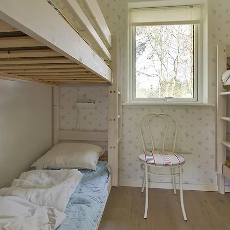 Three-bedroom Holiday In * Hals