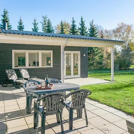 Three-bedroom Holiday In Hébergement de vacances