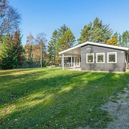 Three-bedroom Holiday In *