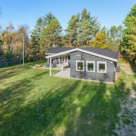 Three-bedroom Holiday In Hébergement de vacances Hals