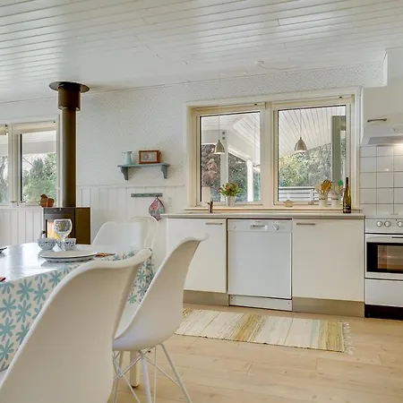 Three-bedroom Holiday In Hébergement de vacances