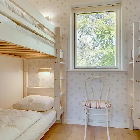 Three-bedroom Holiday In * Hals